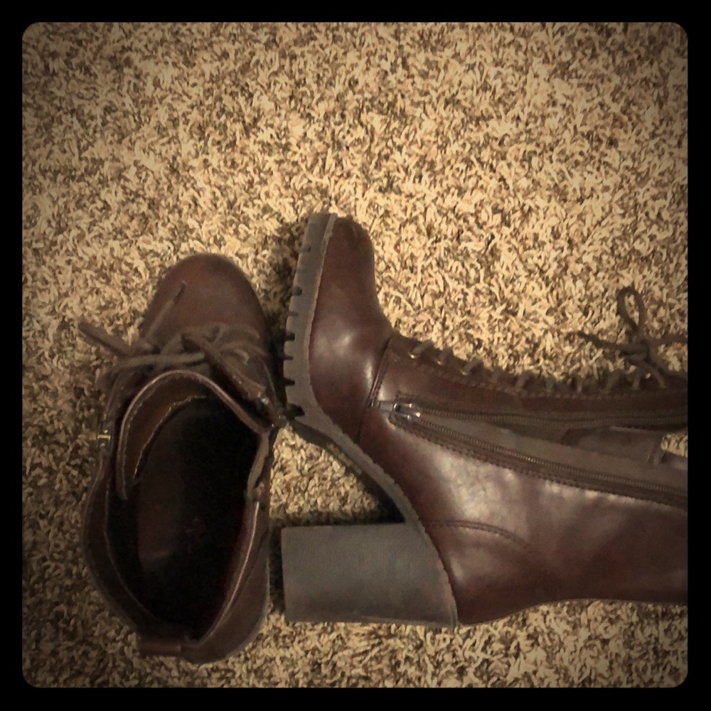 Heeled combat boot